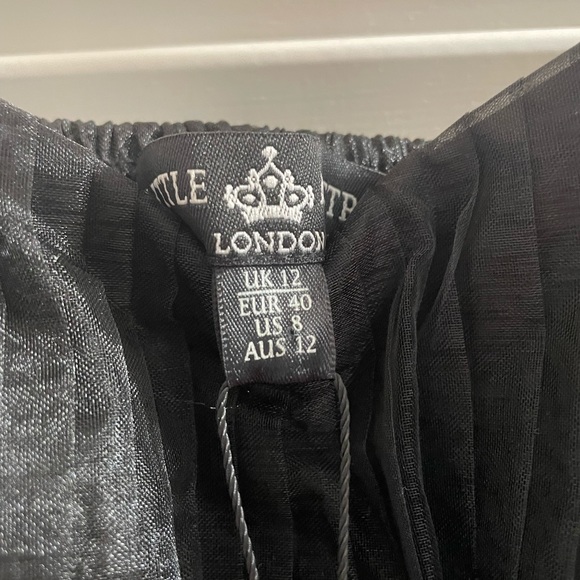 Formal Cocktail Short Black and Cream Dress. - Picture 2 of 5